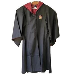 Universal Studio Wizarding World of Harry Potter Gryffindor Robe